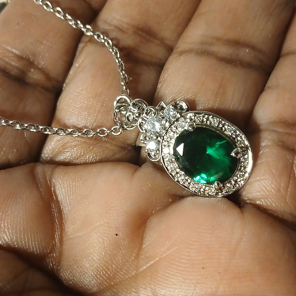 NIB Gold Coast Platinum Plated Deep Emerald Pendant Necklace